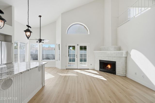 2560 N LINDSAY Road 29, Mesa, AZ 85213