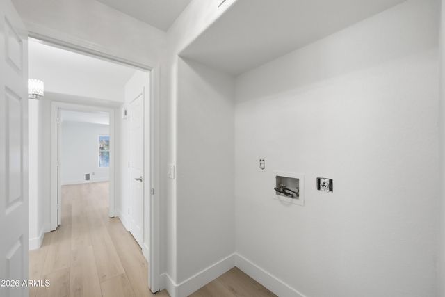 2560 N LINDSAY Road 29, Mesa, AZ 85213