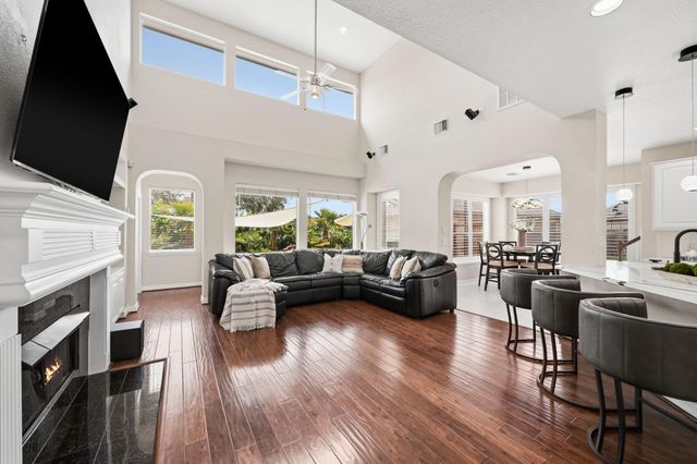 5510 Deerbourne Chase Drive, Sugar Land, TX 77479
