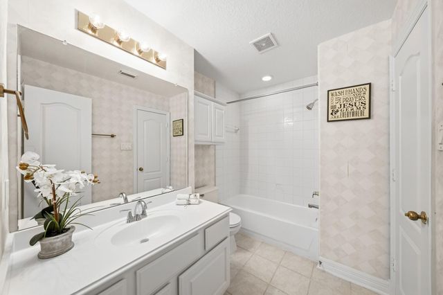 5510 Deerbourne Chase Drive, Sugar Land, TX 77479