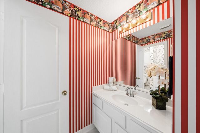5510 Deerbourne Chase Drive, Sugar Land, TX 77479
