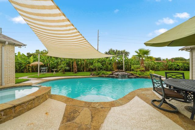 5510 Deerbourne Chase Drive, Sugar Land, TX 77479