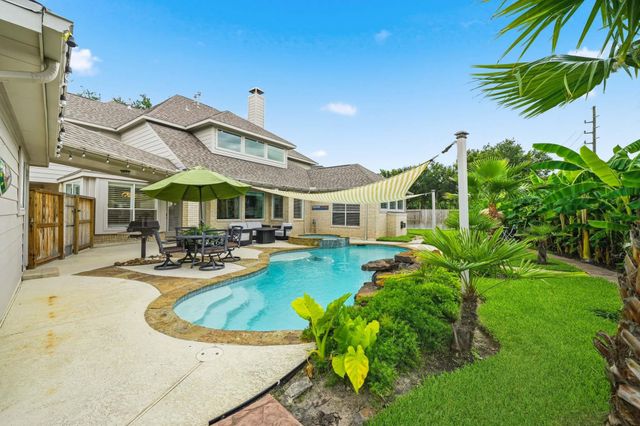5510 Deerbourne Chase Drive, Sugar Land, TX 77479