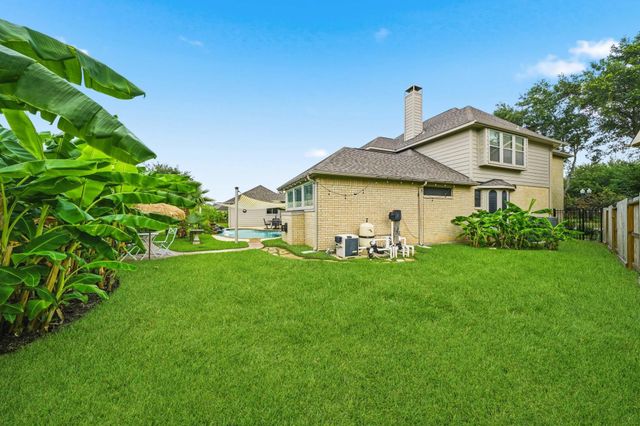 5510 Deerbourne Chase Drive, Sugar Land, TX 77479