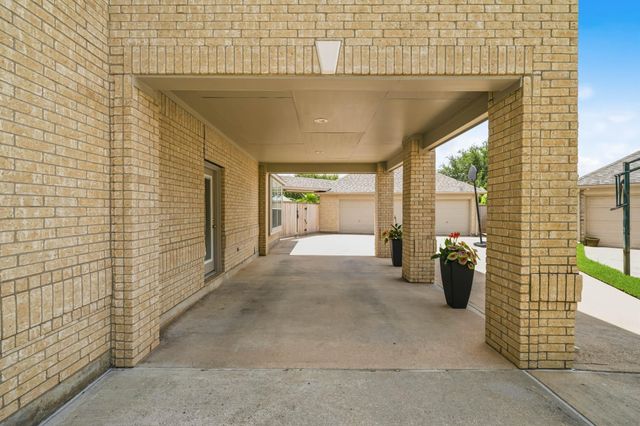 5510 Deerbourne Chase Drive, Sugar Land, TX 77479