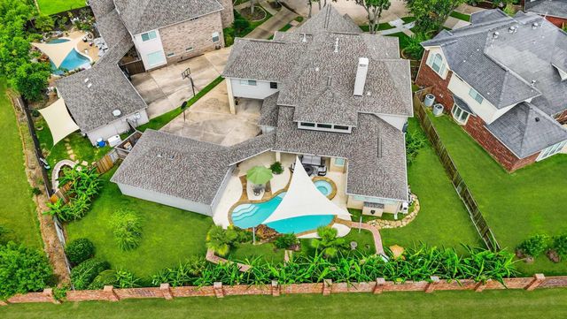5510 Deerbourne Chase Drive, Sugar Land, TX 77479