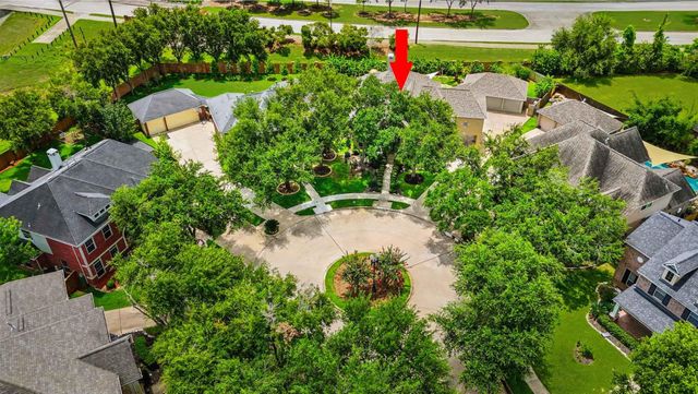5510 Deerbourne Chase Drive, Sugar Land, TX 77479