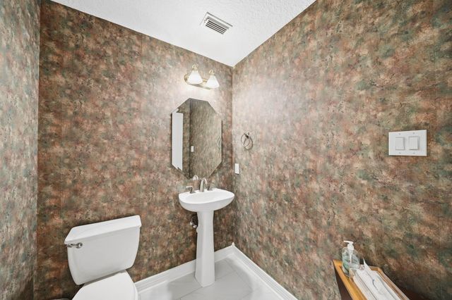 5510 Deerbourne Chase Drive, Sugar Land, TX 77479