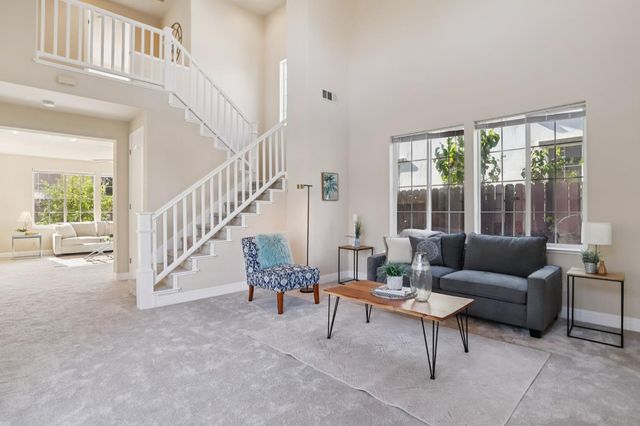 1412 Cliff Swallow Dr, Patterson, CA 95363