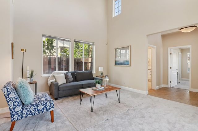 1412 Cliff Swallow Dr, Patterson, CA 95363