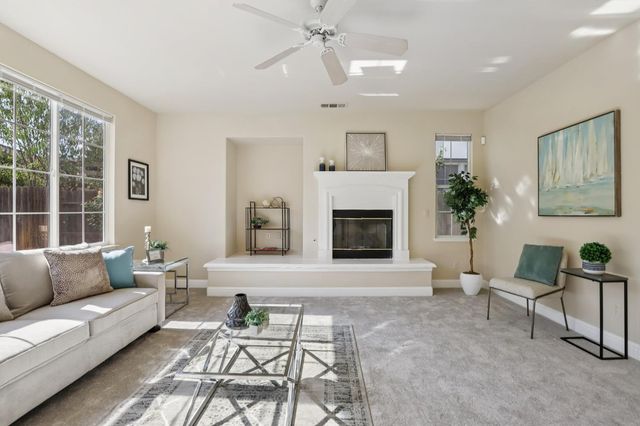 1412 Cliff Swallow Dr, Patterson, CA 95363