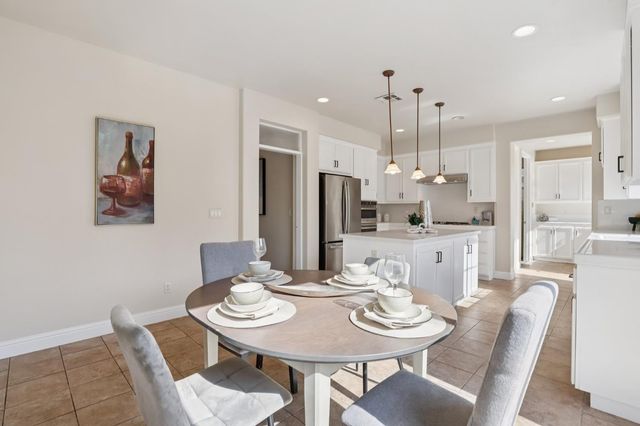 1412 Cliff Swallow Dr, Patterson, CA 95363