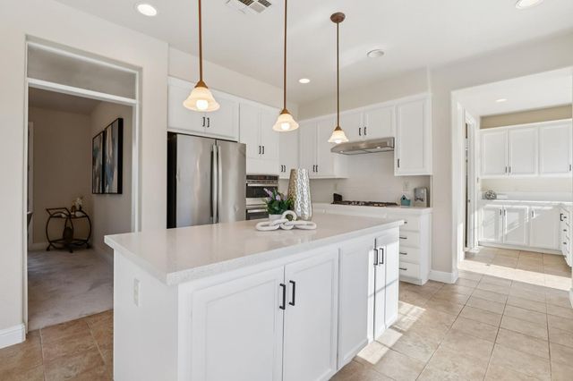 1412 Cliff Swallow Dr, Patterson, CA 95363