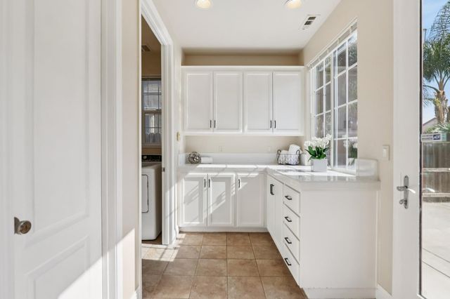 1412 Cliff Swallow Dr, Patterson, CA 95363