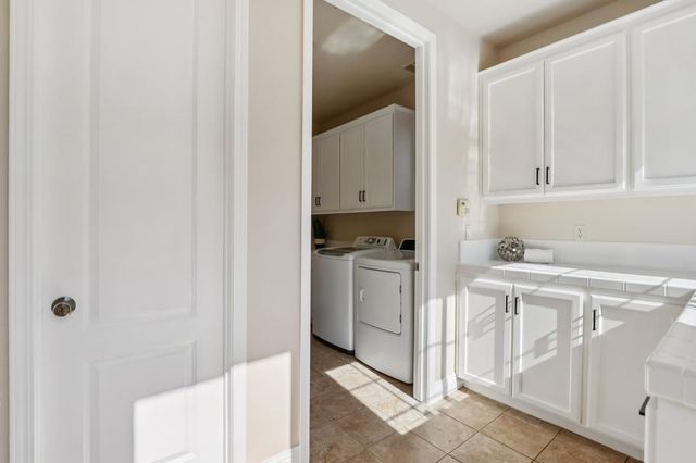 1412 Cliff Swallow Dr, Patterson, CA 95363