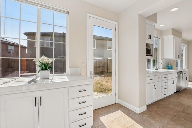 1412 Cliff Swallow Dr, Patterson, CA 95363