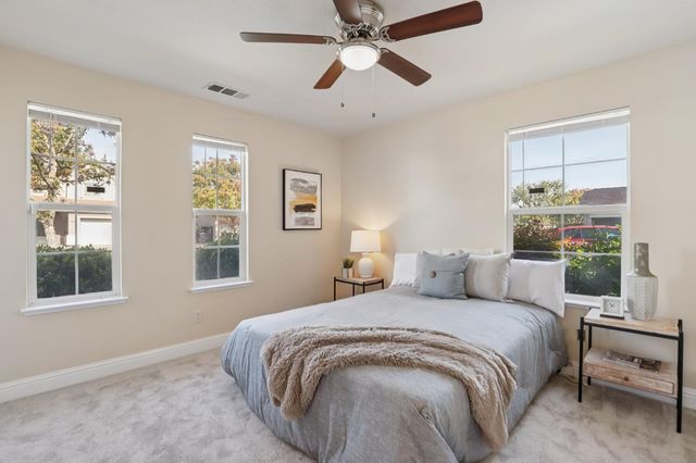 1412 Cliff Swallow Dr, Patterson, CA 95363