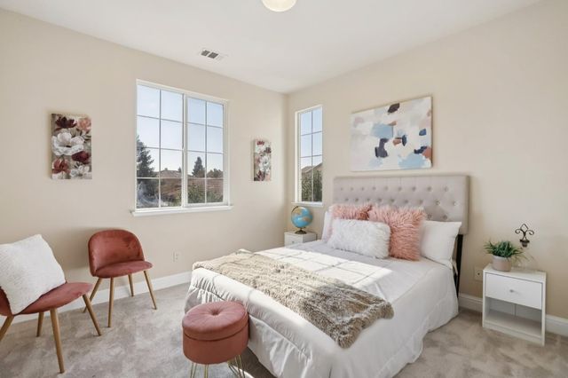 1412 Cliff Swallow Dr, Patterson, CA 95363