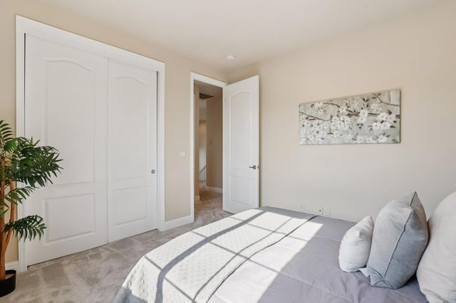 1412 Cliff Swallow Dr, Patterson, CA 95363