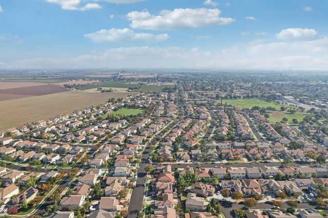 1412 Cliff Swallow Dr, Patterson, CA 95363