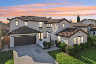 1412 Cliff Swallow Dr, Patterson, CA 95363