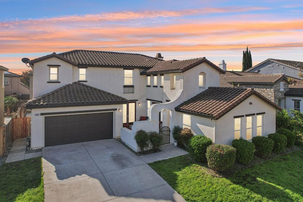 1412 Cliff Swallow Dr, Patterson, CA 95363