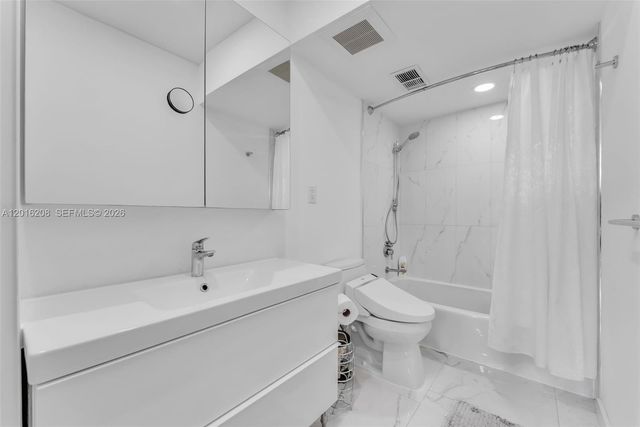1980 S Ocean Dr 15Q, Hallandale Beach, FL 33009