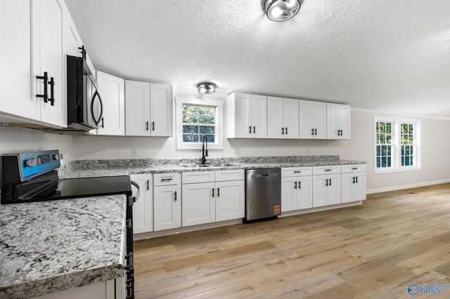 200 Parkwood Lane, Arab, AL 35016