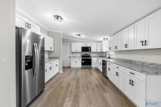 200 Parkwood Lane, Arab, AL 35016