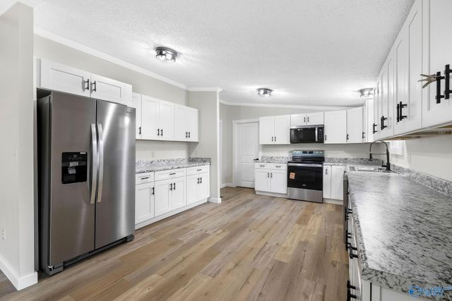 200 Parkwood Lane, Arab, AL 35016