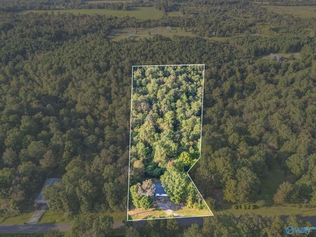 200 Parkwood Lane, Arab, AL 35016