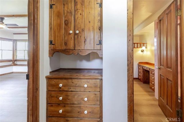 3853 Eureka Drive, Studio City, CA 91604