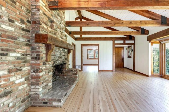 3853 Eureka Drive, Studio City, CA 91604