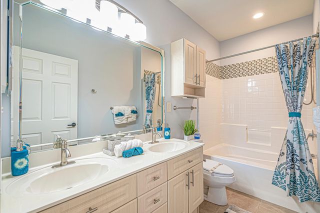 4869 Luster Leaf Cir Apt 302, Myrtle Beach, SC 29577