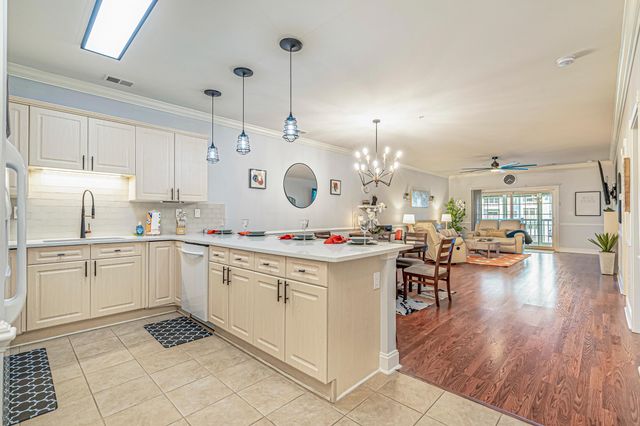 4869 Luster Leaf Cir Apt 302, Myrtle Beach, SC 29577