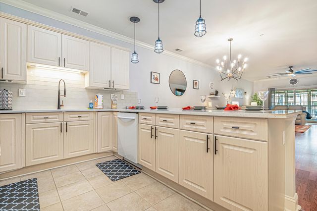4869 Luster Leaf Cir Apt 302, Myrtle Beach, SC 29577