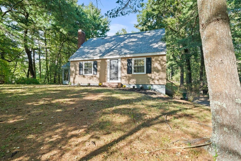 202 Plymouth St, Pembroke, MA 02359
