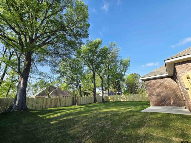 320 Erica Way, Lindale, TX 75771