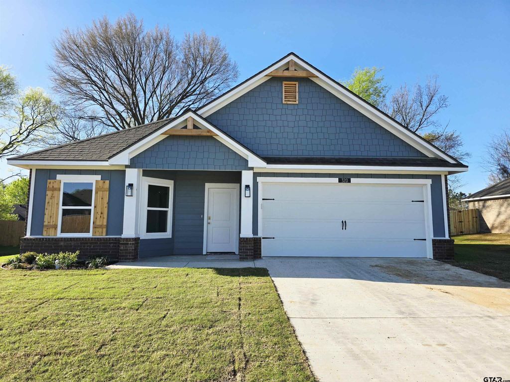 320 Erica Way, Lindale, TX 75771