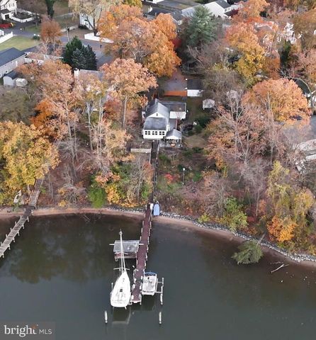 7720 W SHORE RD, Pasadena, MD 21122