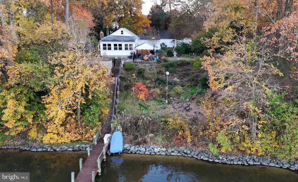 7720 W SHORE RD, Pasadena, MD 21122