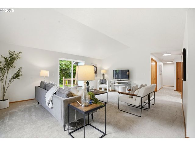 5655 PALISADES Dr, Lincoln City, OR 97367