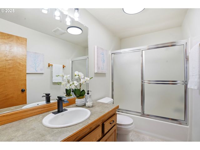 5655 PALISADES Dr, Lincoln City, OR 97367