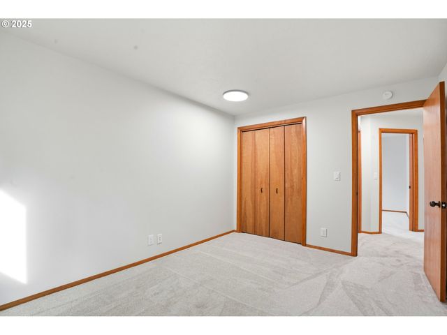 5655 PALISADES Dr, Lincoln City, OR 97367