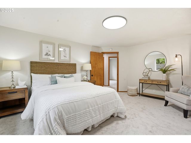 5655 PALISADES Dr, Lincoln City, OR 97367