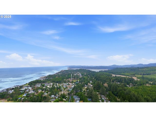 5655 PALISADES Dr, Lincoln City, OR 97367