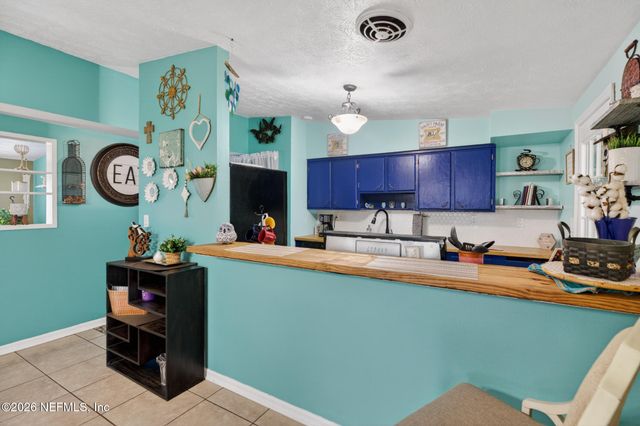 8551 MATHONIA Avenue, Jacksonville, FL 32211