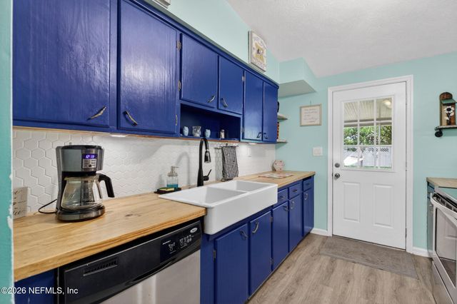 8551 MATHONIA Avenue, Jacksonville, FL 32211