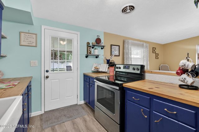 8551 MATHONIA Avenue, Jacksonville, FL 32211