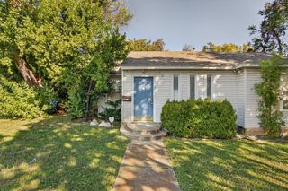 2041 W Colorado Boulevard, Dallas, TX 75208